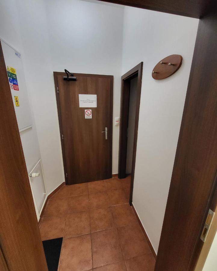 Excellent Apartments In Spa City Center 5 Min Walk From The Colonnade كارلوفي فاري المظهر الخارجي الصورة