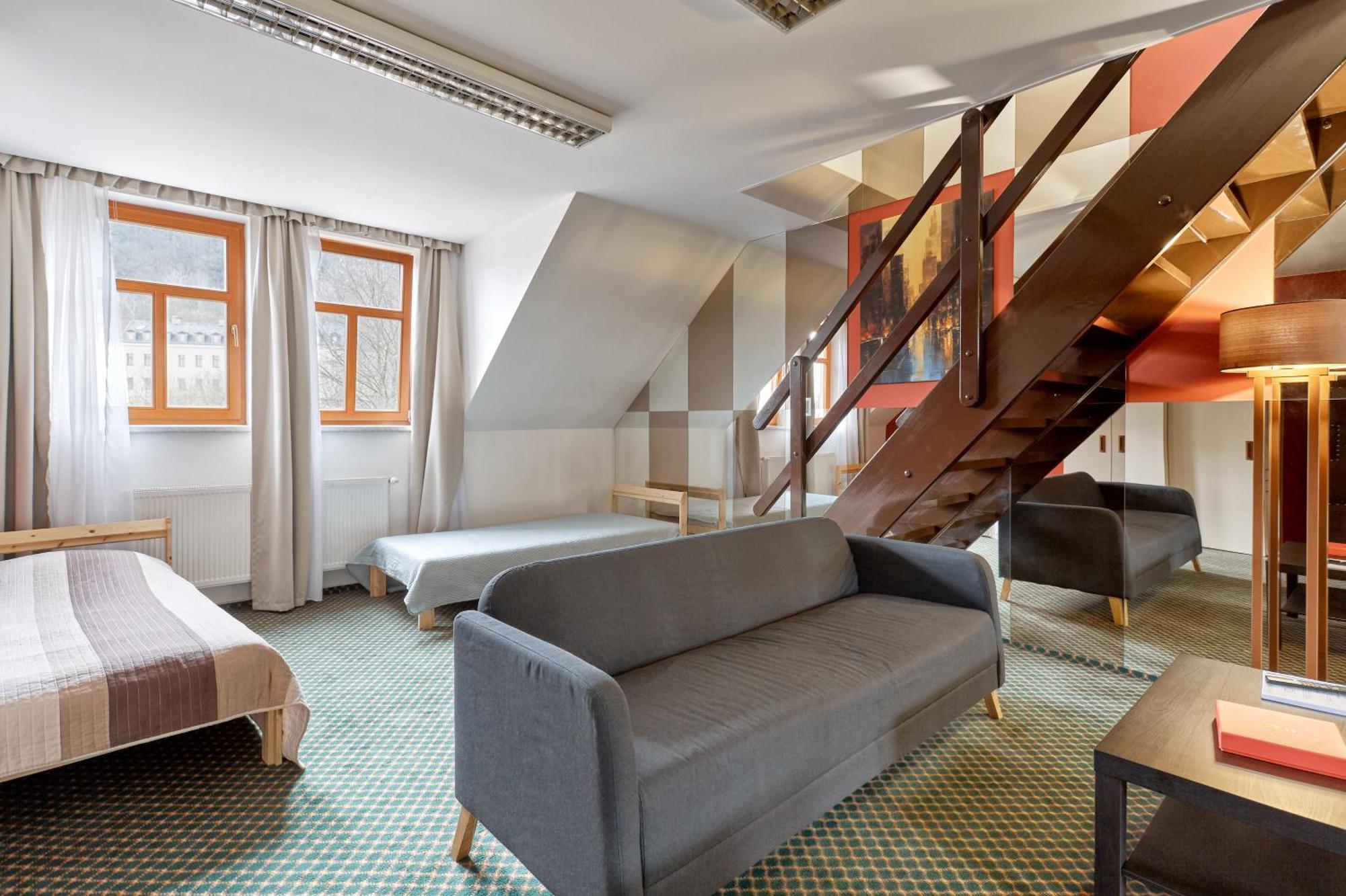 Excellent Apartments In Spa City Center 5 Min Walk From The Colonnade كارلوفي فاري المظهر الخارجي الصورة