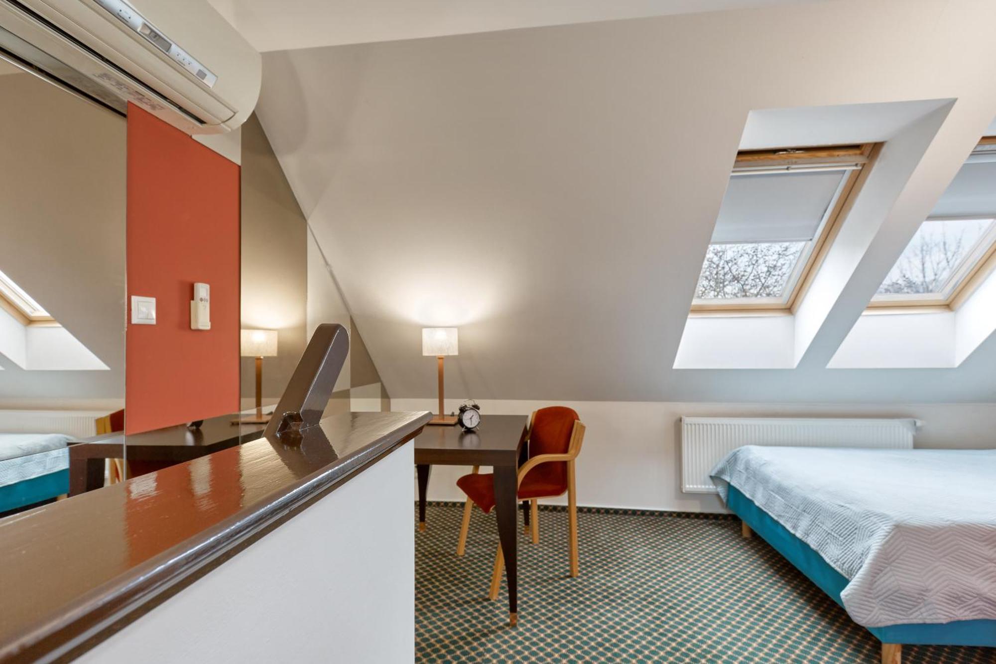 Excellent Apartments In Spa City Center 5 Min Walk From The Colonnade كارلوفي فاري المظهر الخارجي الصورة