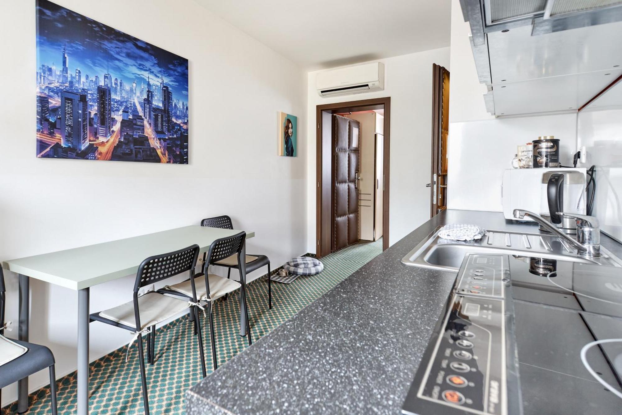 Excellent Apartments In Spa City Center 5 Min Walk From The Colonnade كارلوفي فاري المظهر الخارجي الصورة