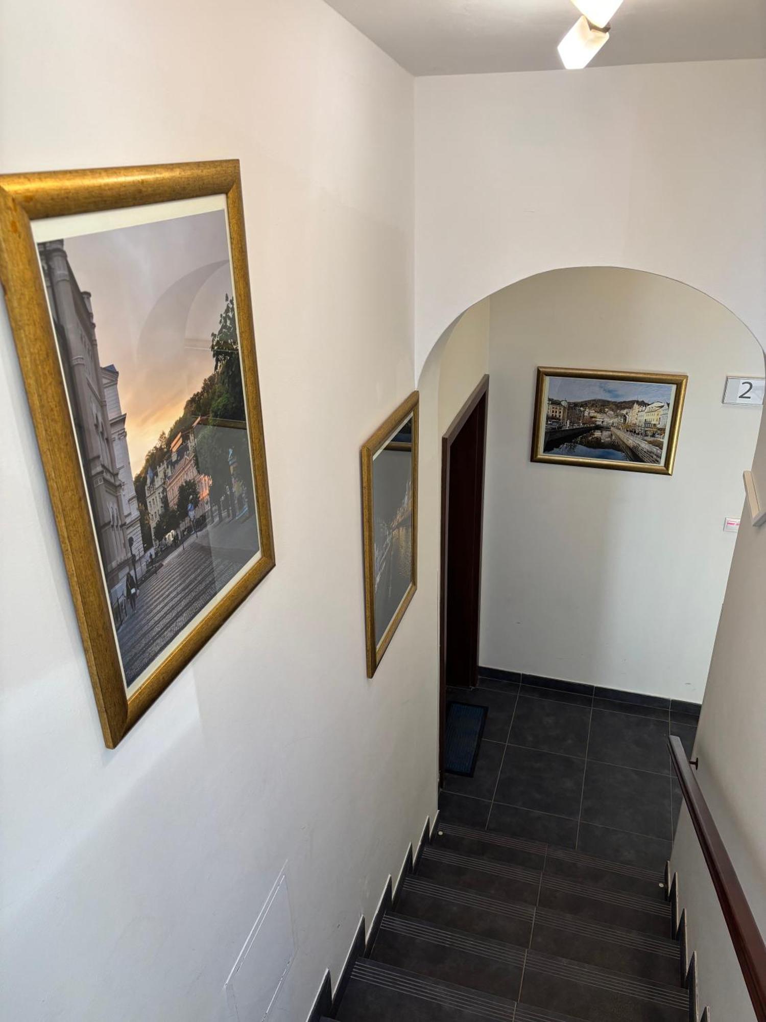 Excellent Apartments In Spa City Center 5 Min Walk From The Colonnade كارلوفي فاري المظهر الخارجي الصورة