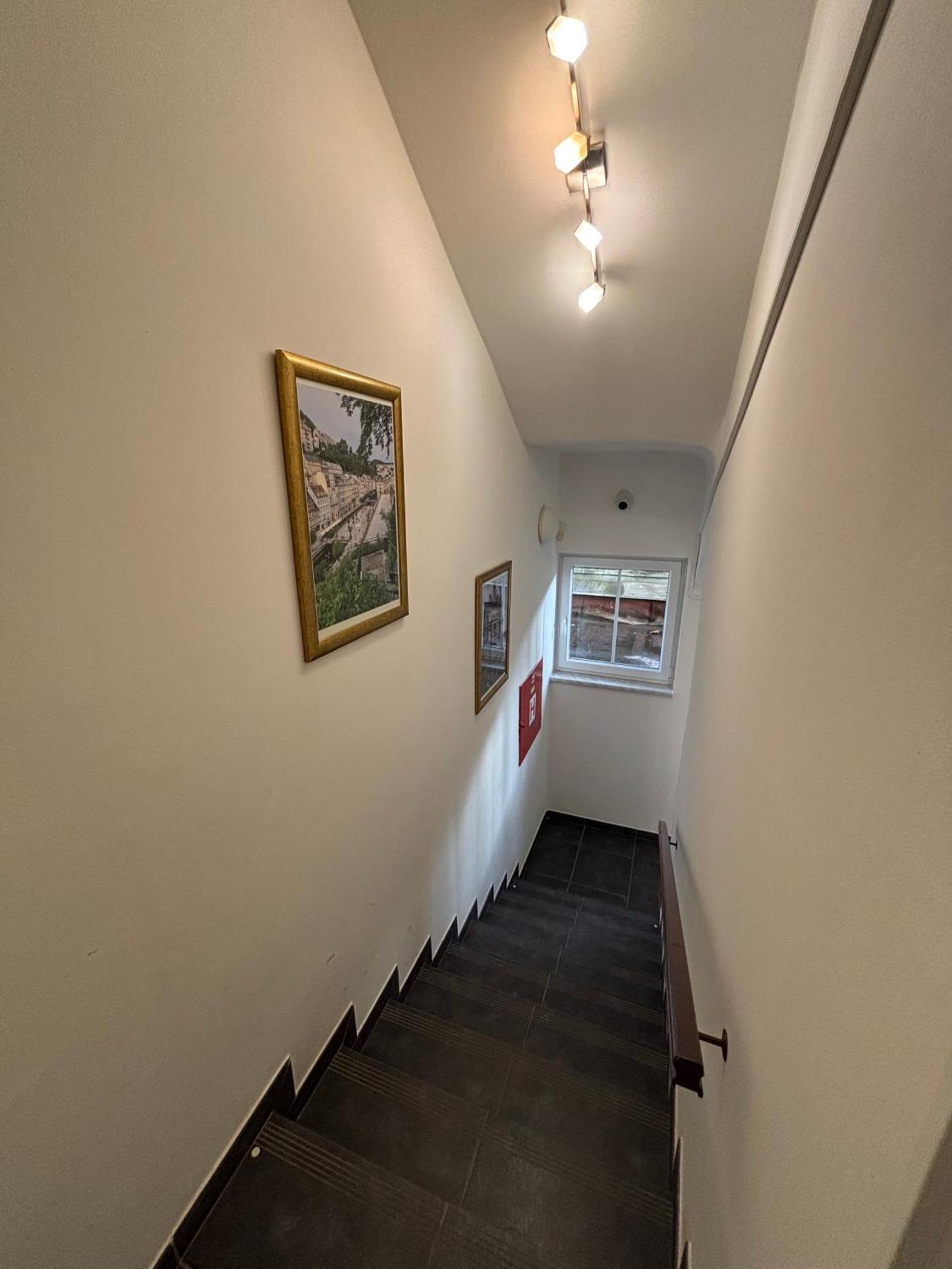 Excellent Apartments In Spa City Center 5 Min Walk From The Colonnade كارلوفي فاري المظهر الخارجي الصورة