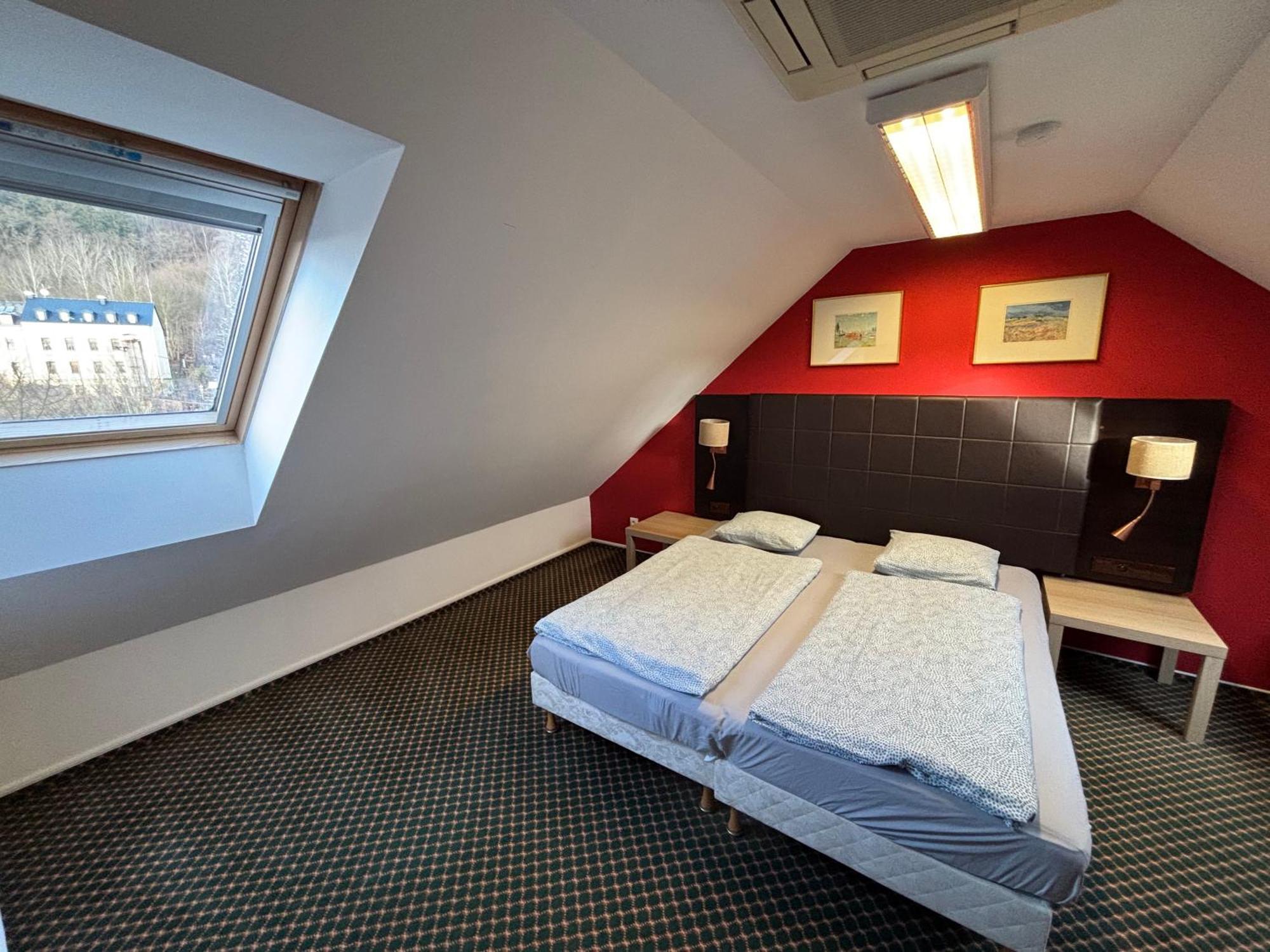 Excellent Apartments In Spa City Center 5 Min Walk From The Colonnade كارلوفي فاري المظهر الخارجي الصورة