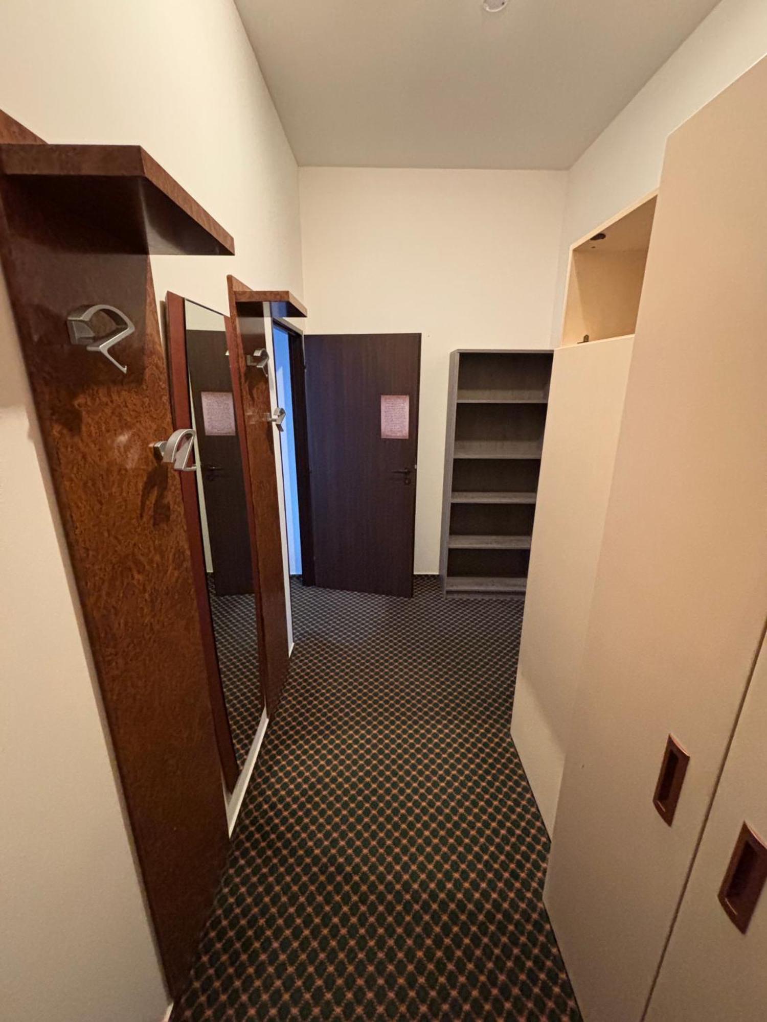 Excellent Apartments In Spa City Center 5 Min Walk From The Colonnade كارلوفي فاري المظهر الخارجي الصورة